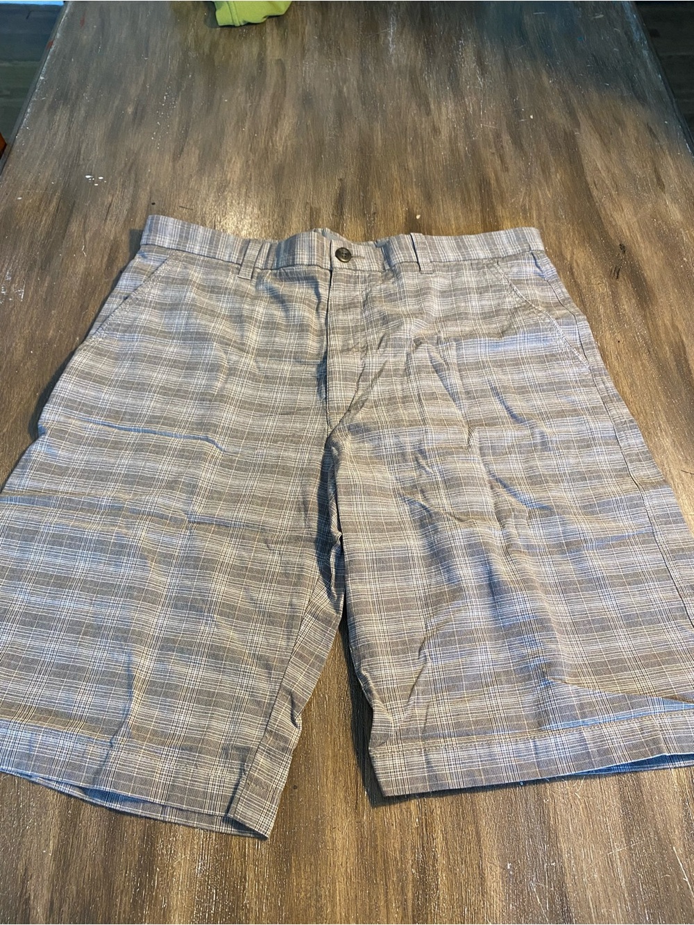 Perry Ellis Men's Plaid Flat Shorts - Size 36